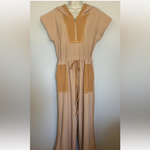 POL NWT Women's Tan/Orange Jumpsuit with Hood for casual wear size M - Picture 2 of 9
